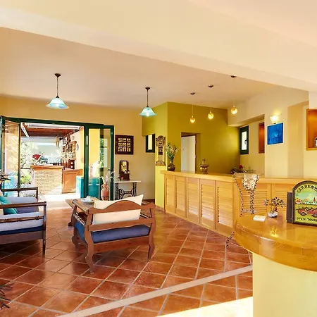 Ξενοδοχείο με διαμερίσματα Alkyon & Λυγιά